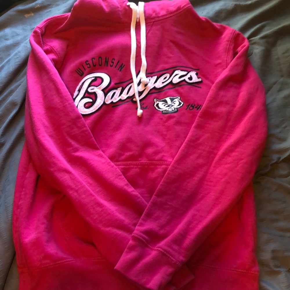 Brand Three Square. Pink Wisconsin Badgers size M